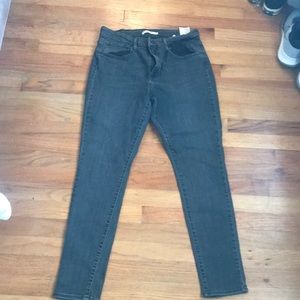 Women’s Levi’s 721 High Rise Skinny.